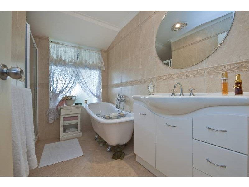 4 Yallambee Crescent, Wanneroo WA 6065