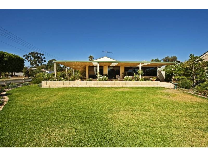 4 Yallambee Crescent, Wanneroo WA 6065