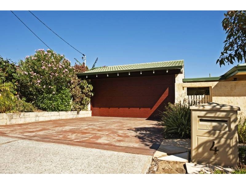 4 Yallambee Crescent, Wanneroo WA 6065