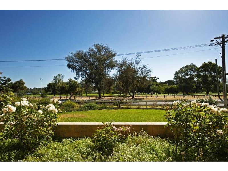 4 Yallambee Crescent, Wanneroo WA 6065