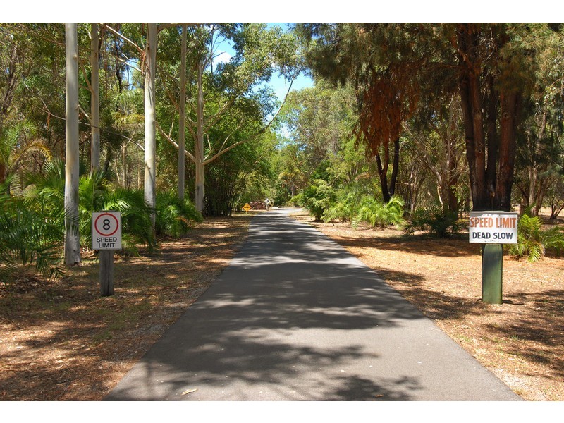 540 Neaves Road, Mariginiup WA 6065