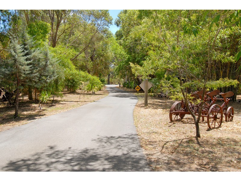 540 Neaves Road, Mariginiup WA 6065