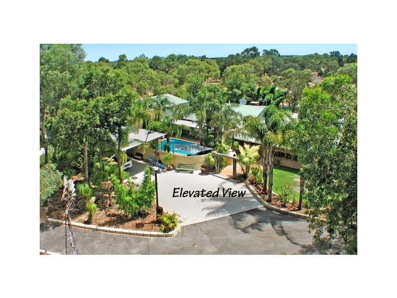 540 Neaves Road, Mariginiup WA 6065