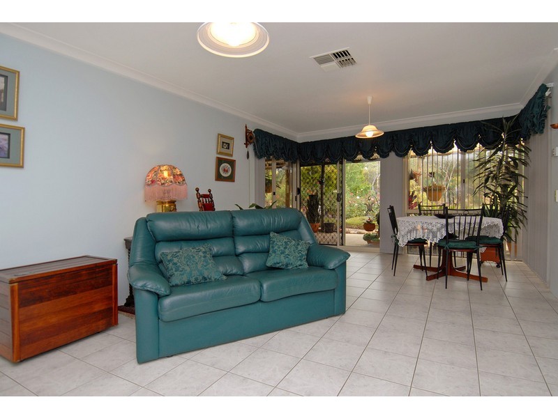 16 Lakelands Drive, Gnangara WA 6065