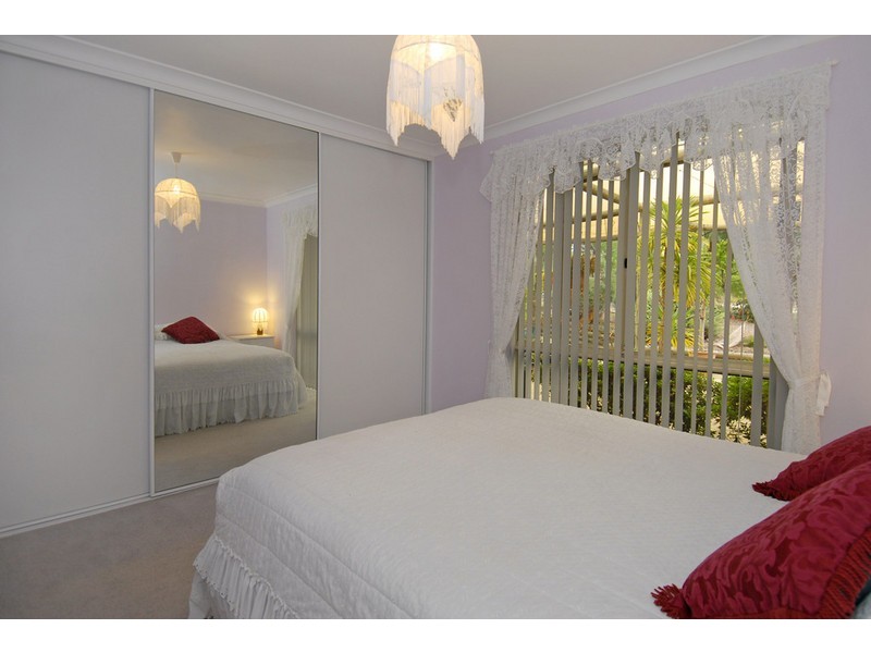 16 Lakelands Drive, Gnangara WA 6065