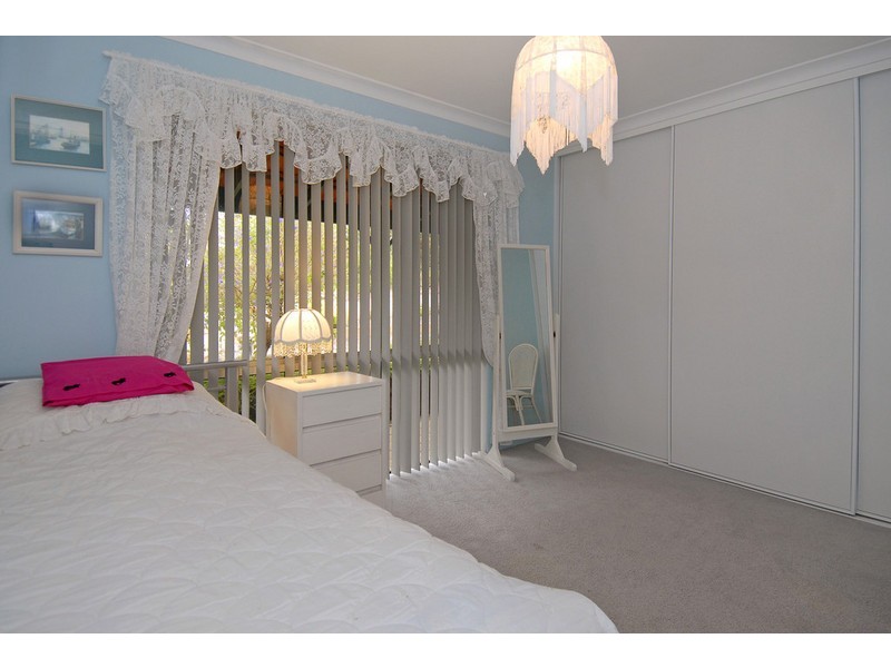 16 Lakelands Drive, Gnangara WA 6065