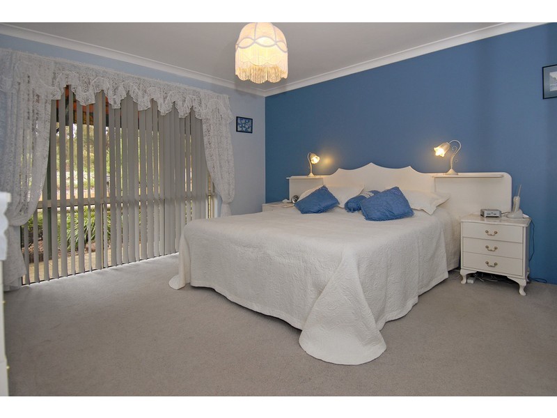 16 Lakelands Drive, Gnangara WA 6065