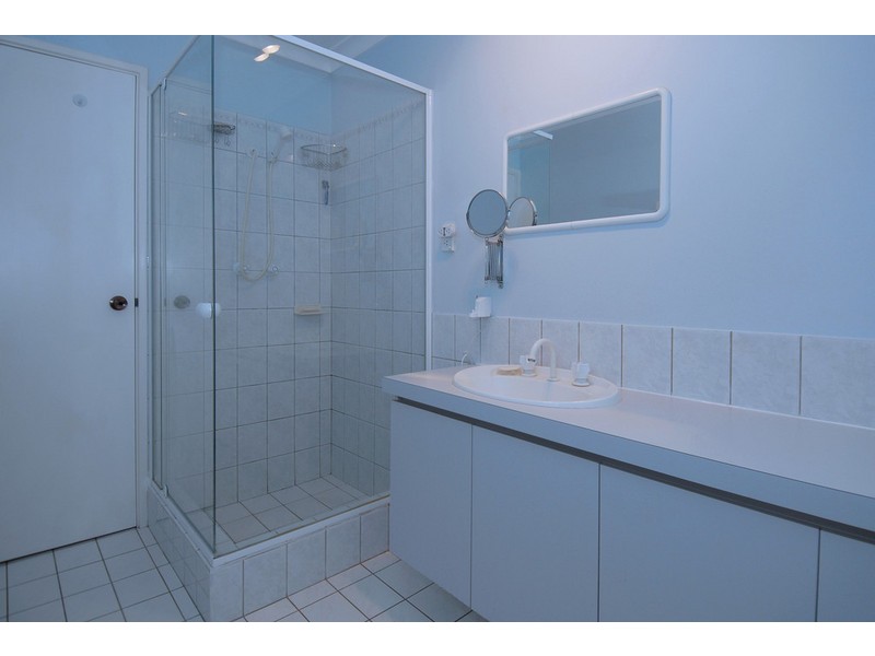 16 Lakelands Drive, Gnangara WA 6065