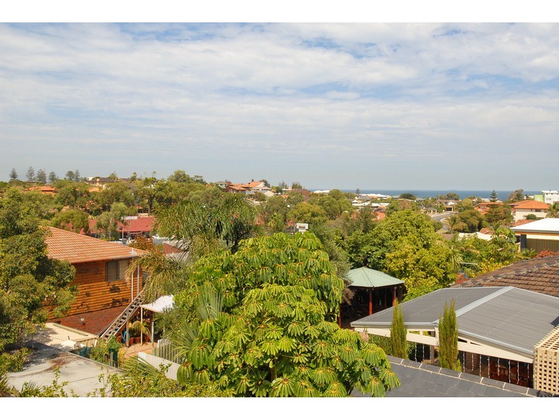 26 Charsley Crescent, Marmion WA 6020