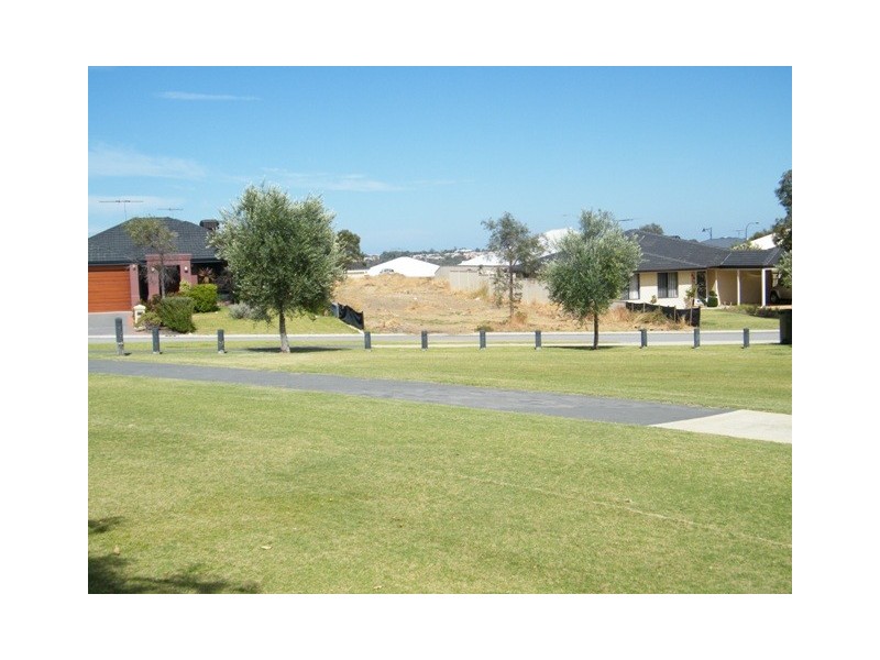 17 Messina Drive, Sinagra WA 6065