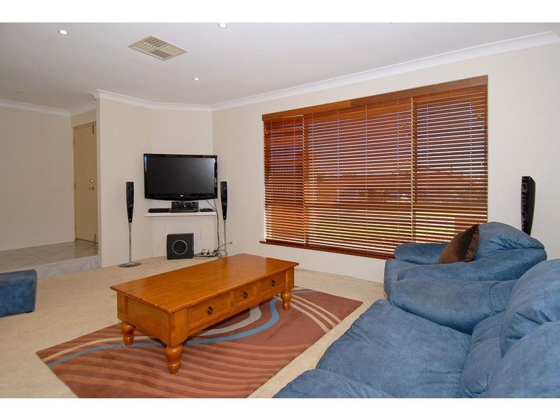 8 Manito Court, Joondalup WA 6027