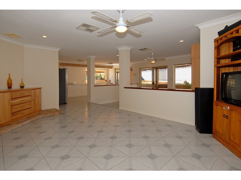 8 Manito Court, Joondalup WA 6027