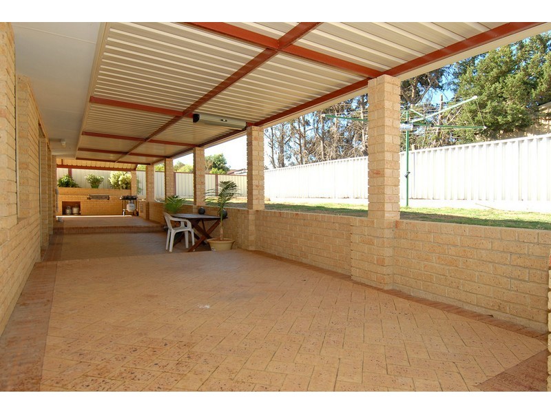 8 Manito Court, Joondalup WA 6027