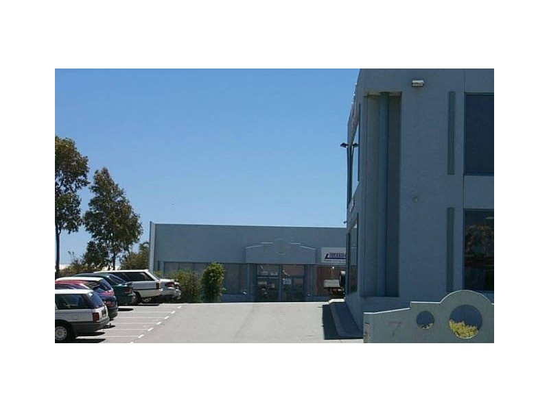 6/7 Prindiville Drive, Wangara WA 6065