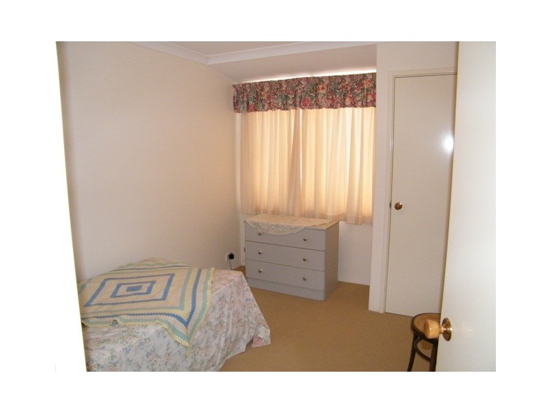 20 Houghton Drive, Carramar WA 6031