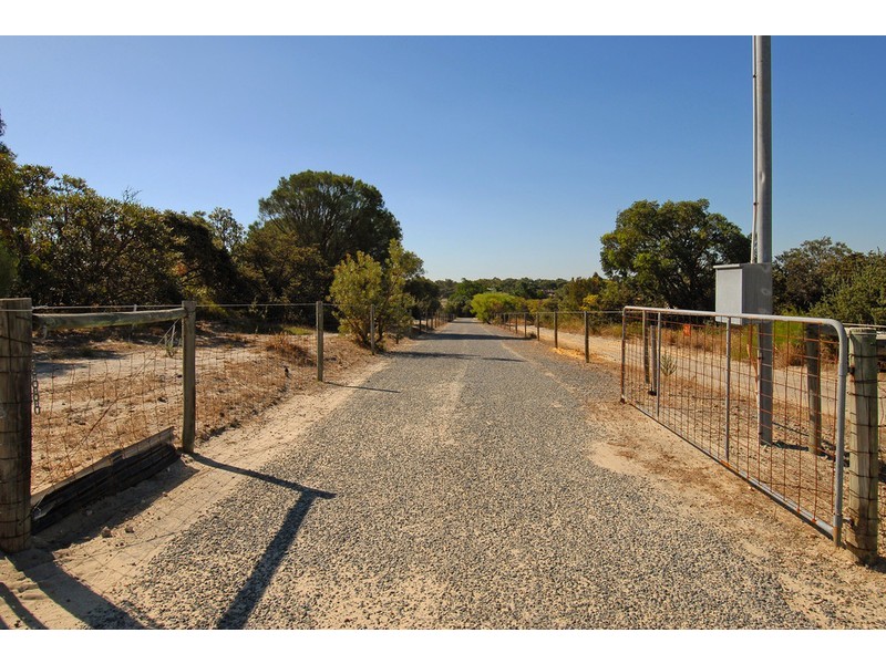 65 Lakelands Drive, Gnangara WA 6065