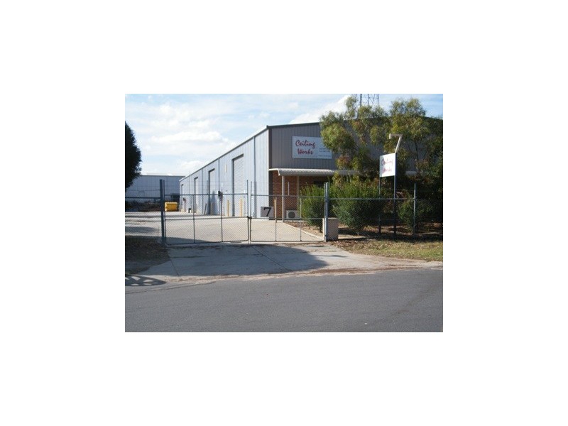 7 Hoskins Road, Landsdale WA 6065