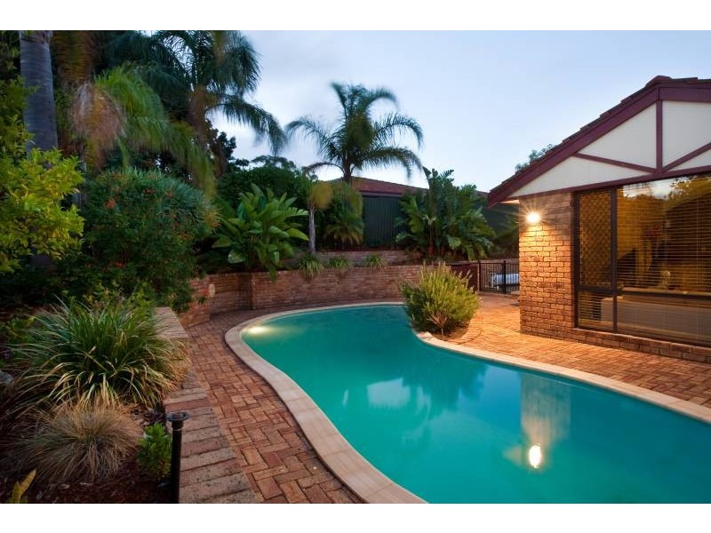 16 Woodland Loop, Edgewater WA 6027