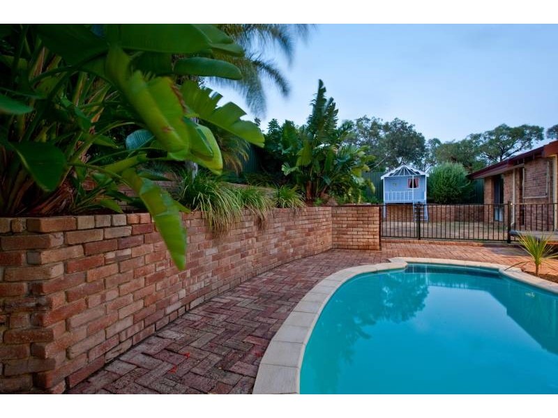 16 Woodland Loop, Edgewater WA 6027