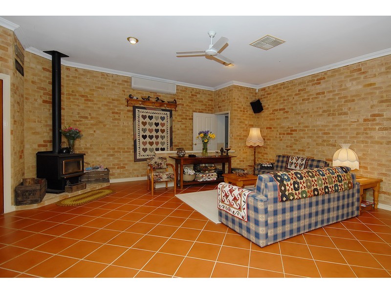 56 Shillington Way, Wanneroo WA 6065