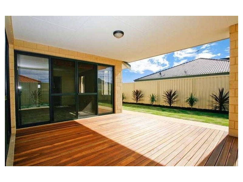 103 Kingsway, Madeley WA 6065