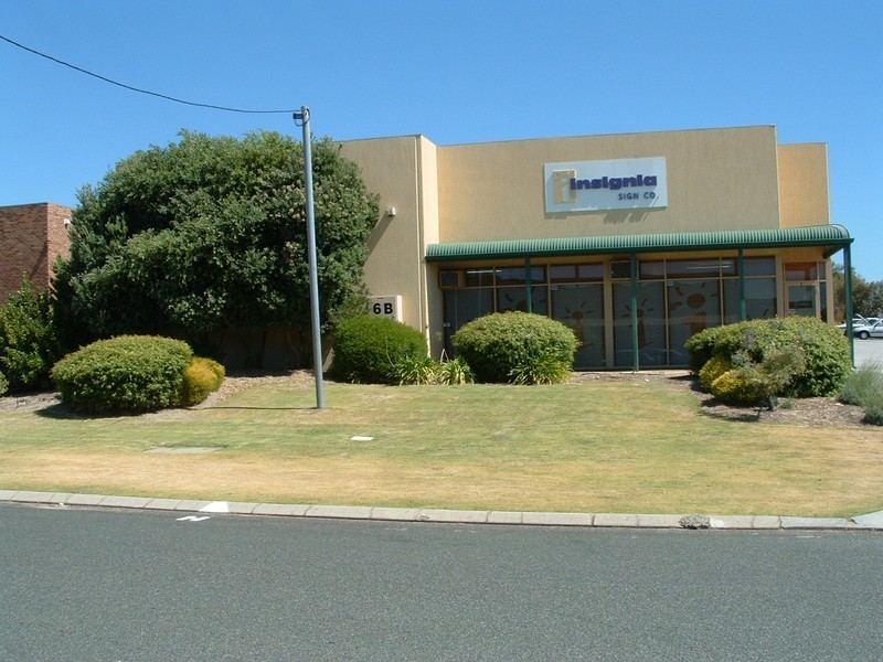 4/6B Baretta Road, Wangara WA 6065