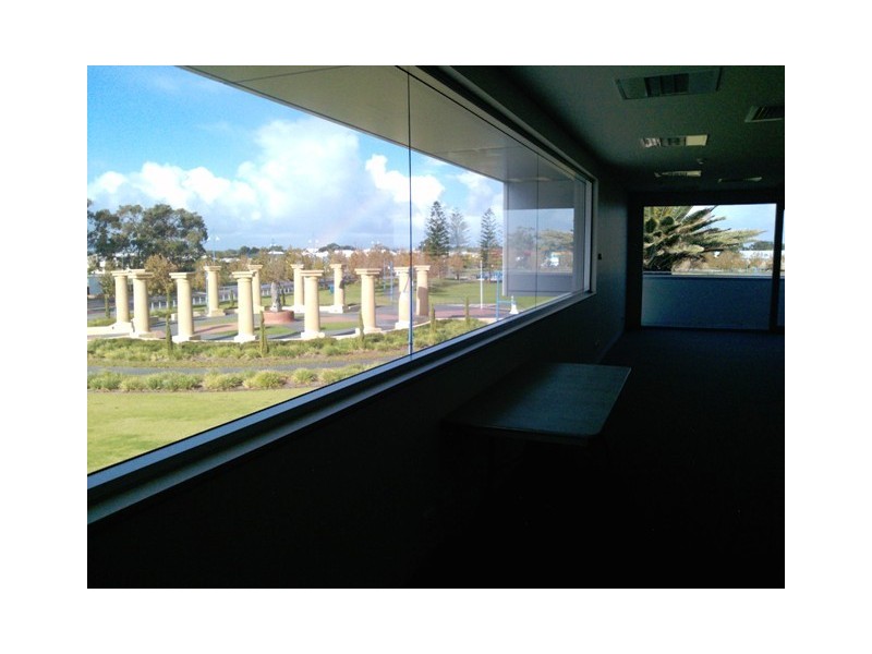 19 Kent Street, Rockingham WA 6168