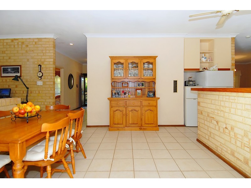 17 Albert Court, Wanneroo WA 6065