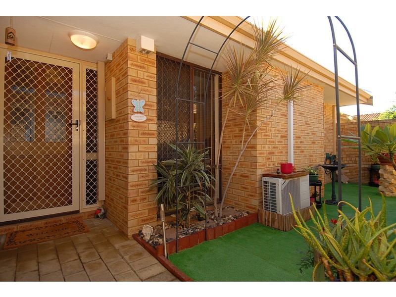 4/13 Bray Place, Beechboro WA 6063