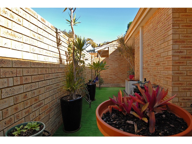 4/13 Bray Place, Beechboro WA 6063