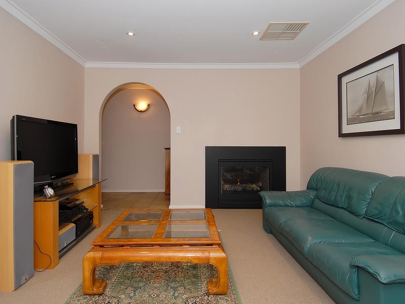 12 Dunster Street, Karrinyup WA 6018