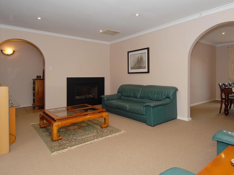 12 Dunster Street, Karrinyup WA 6018