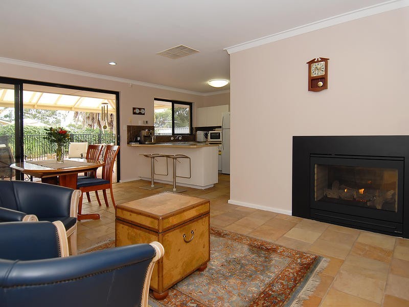 12 Dunster Street, Karrinyup WA 6018
