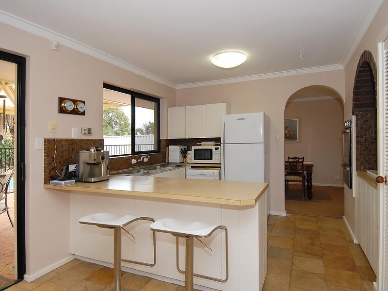 12 Dunster Street, Karrinyup WA 6018