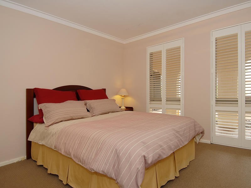 12 Dunster Street, Karrinyup WA 6018