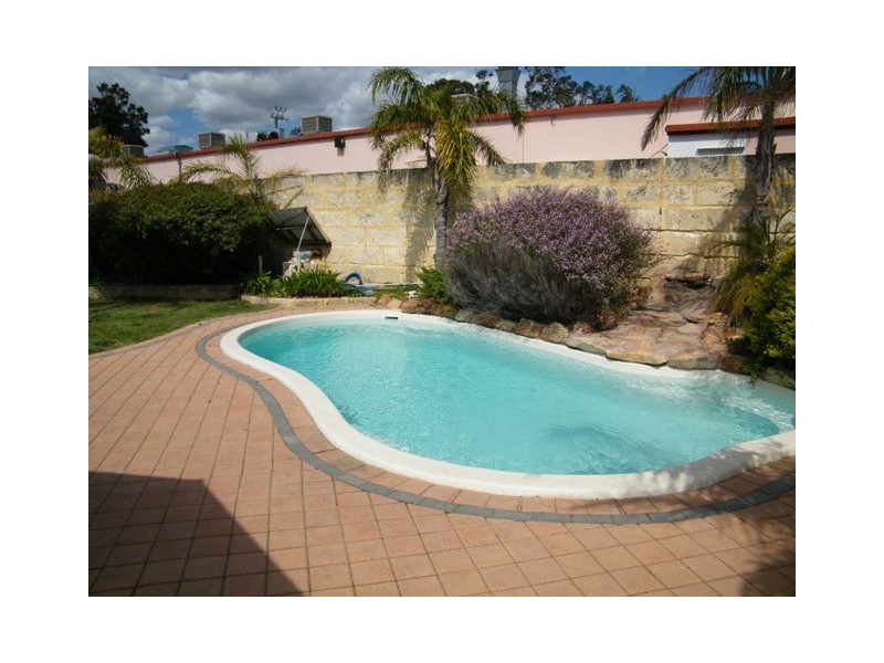 5 Siderno Rise, Hocking WA 6065