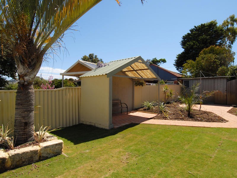 11 Quarkum Street, Wanneroo WA 6065