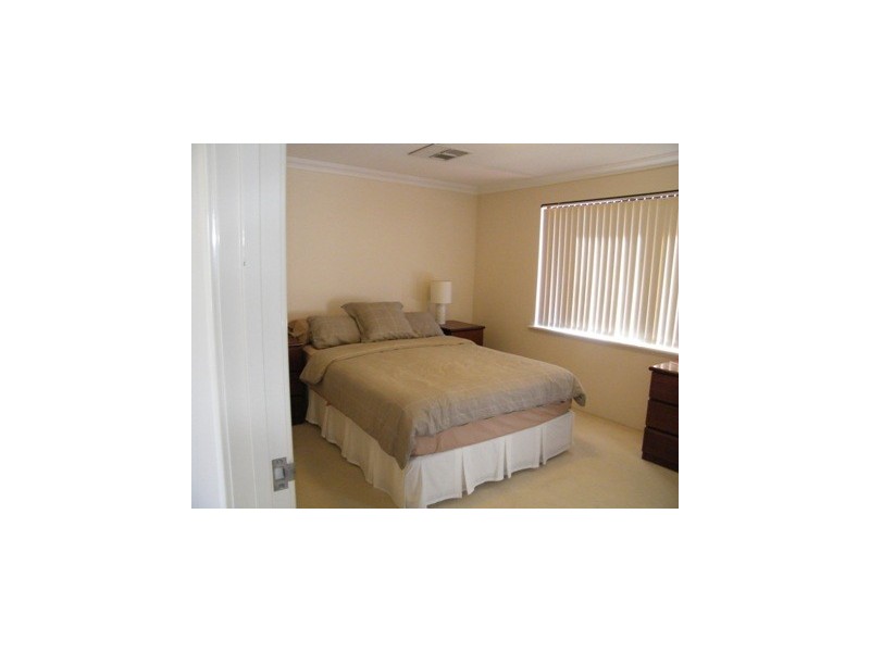 4/7 Hazel Avenue, Woodlands WA 6018