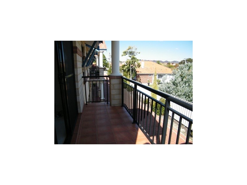 4/7 Hazel Avenue, Woodlands WA 6018