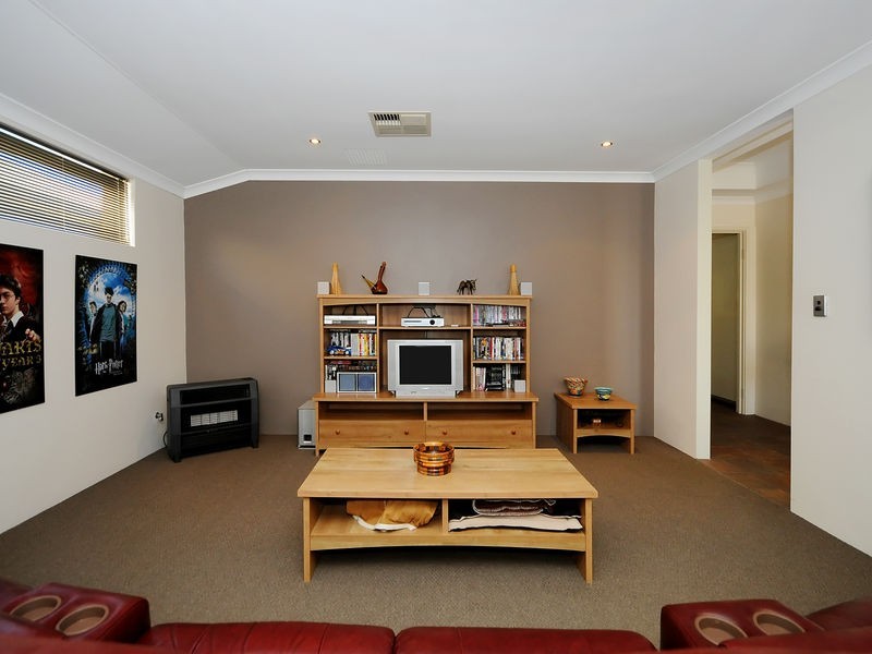 67 Regency Avenue, Madeley WA 6065