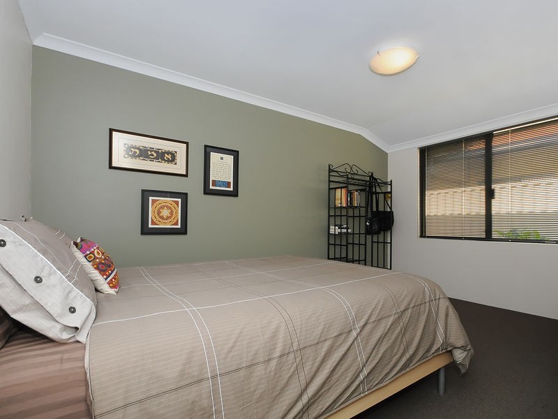 67 Regency Avenue, Madeley WA 6065