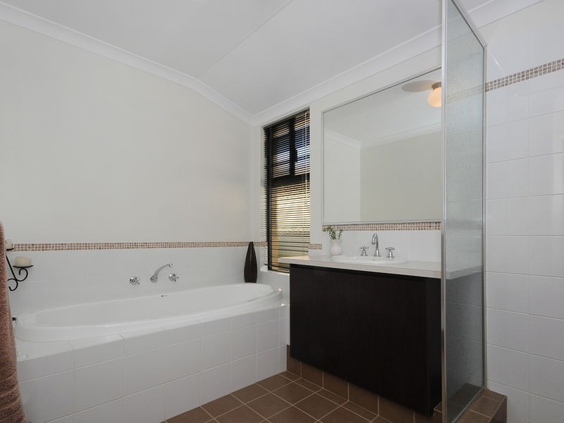 67 Regency Avenue, Madeley WA 6065