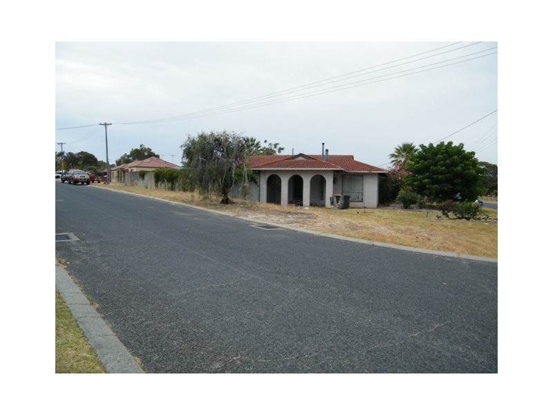 42 Banyandah Boulevard, Wanneroo WA 6065