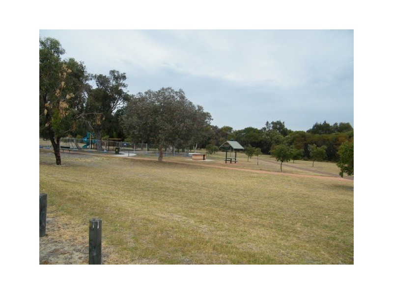 42 Banyandah Boulevard, Wanneroo WA 6065