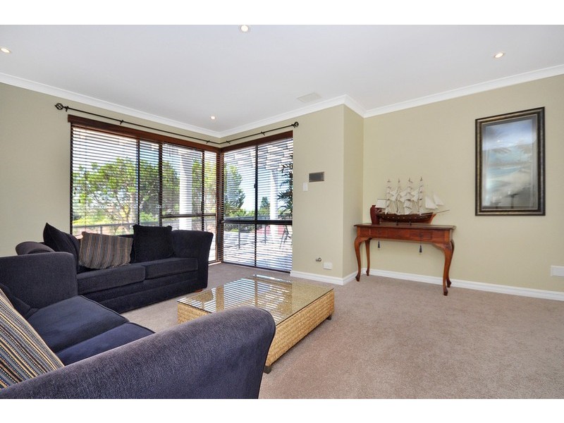 4 Jutland Rise, Ocean Reef WA 6027