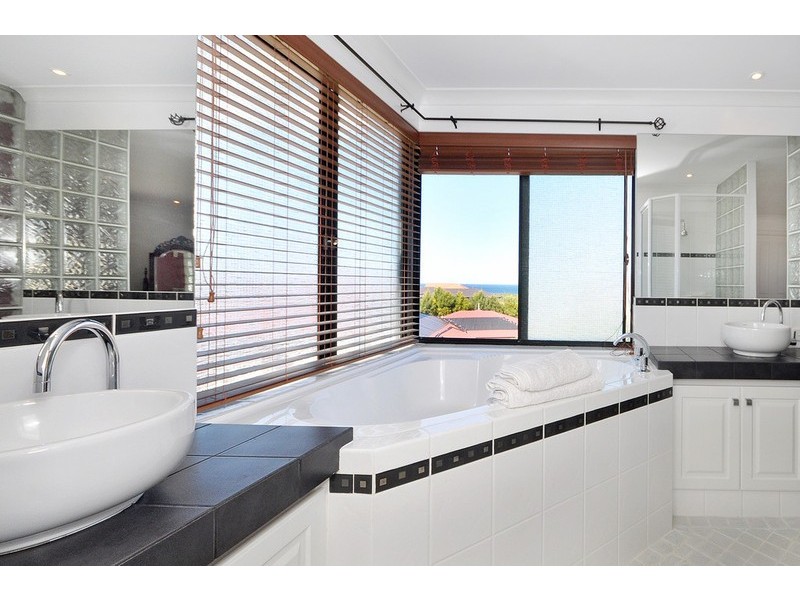 4 Jutland Rise, Ocean Reef WA 6027