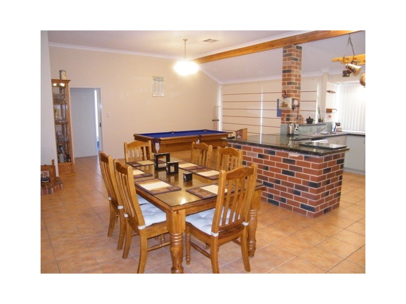 33 Raeburn Crescent, Landsdale WA 6065