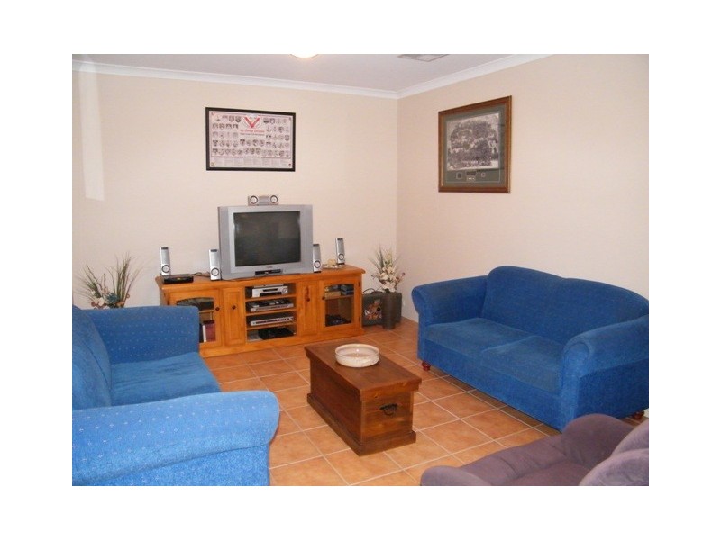 33 Raeburn Crescent, Landsdale WA 6065