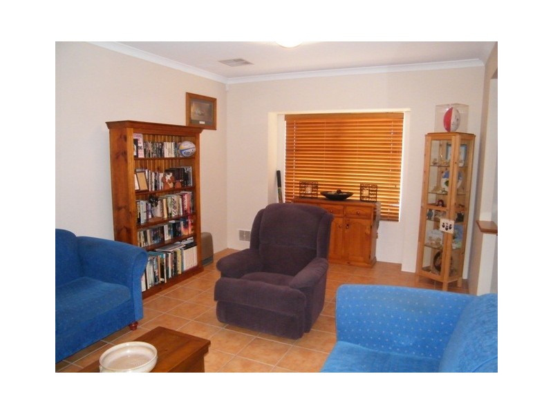 33 Raeburn Crescent, Landsdale WA 6065