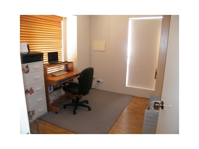 33 Raeburn Crescent, Landsdale WA 6065